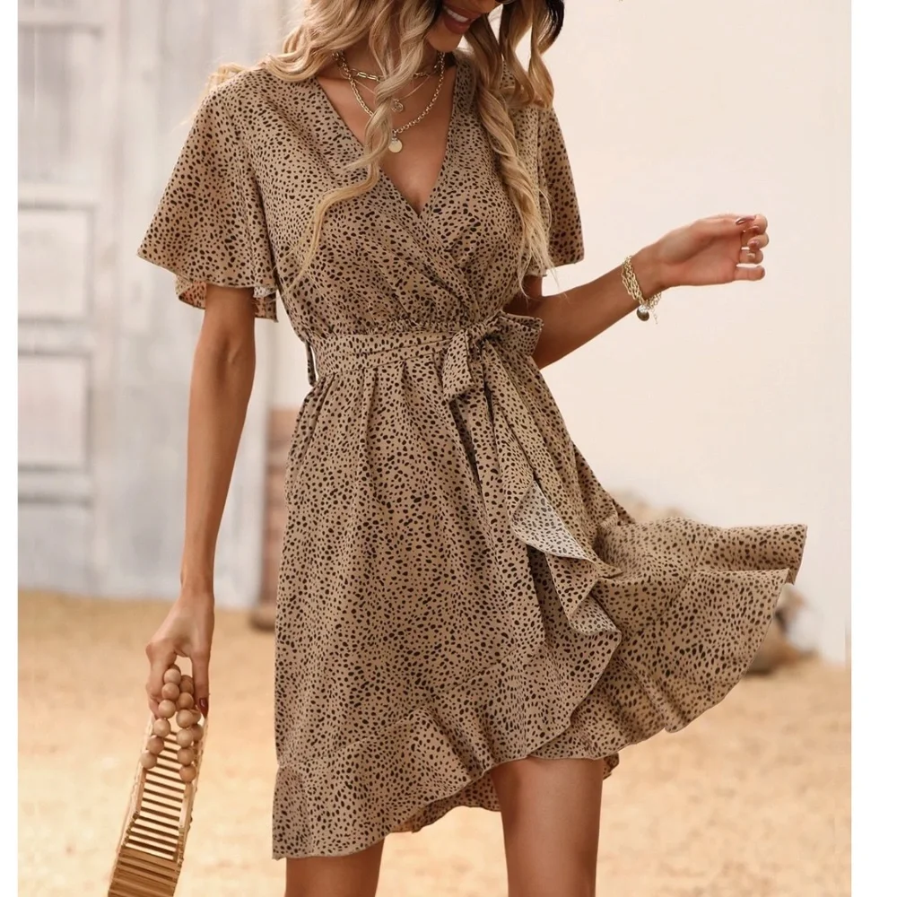 Leopard Print Butterfly Sleeve Belted Mini Dress - Picture 5 of 8